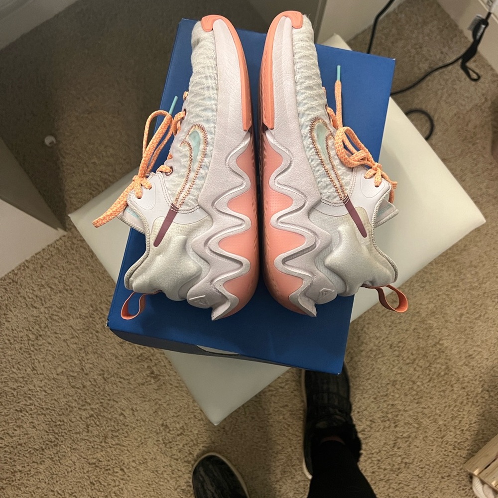 Nike Kids Giannis immortality Basketball Shoes youth size 5 - Picture 8 of 9